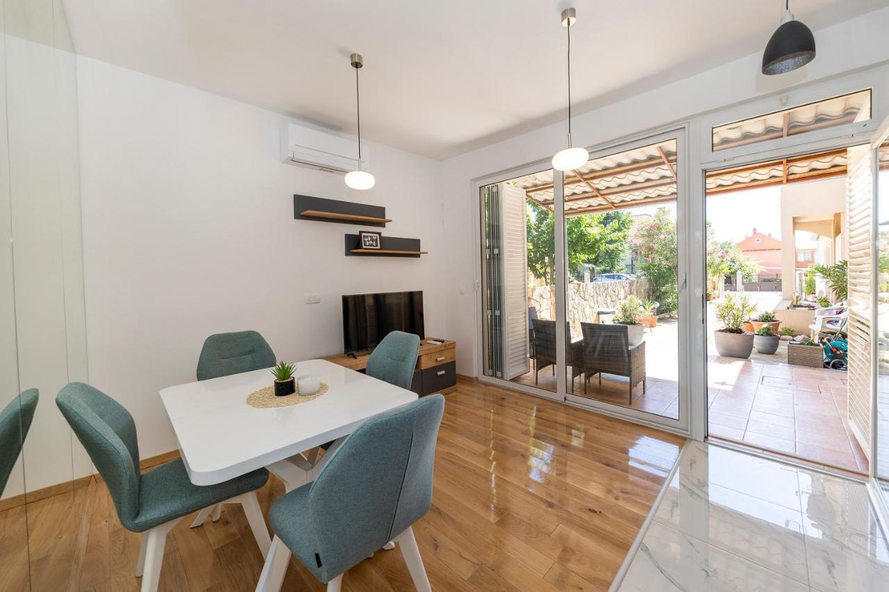 Duffys Apartment Zadar Exterior photo