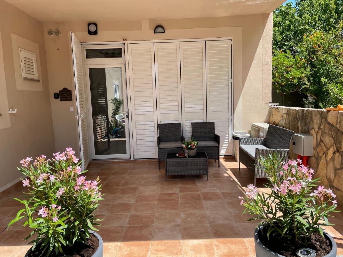 Duffys Apartment Zadar Exterior photo